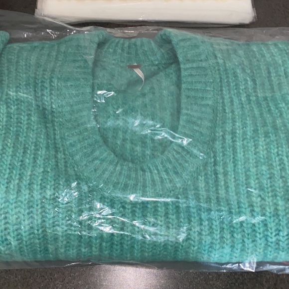 Free People Blue Bell Teal Blue V Neck Sweater New With Tags - Picture 5 of 5